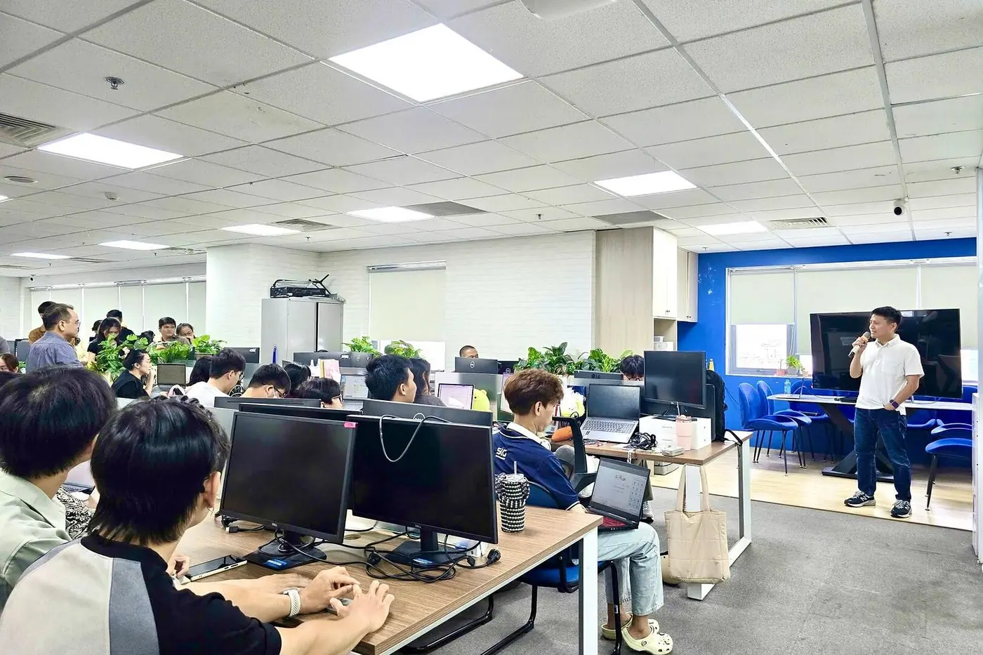 社内オープントークの様子