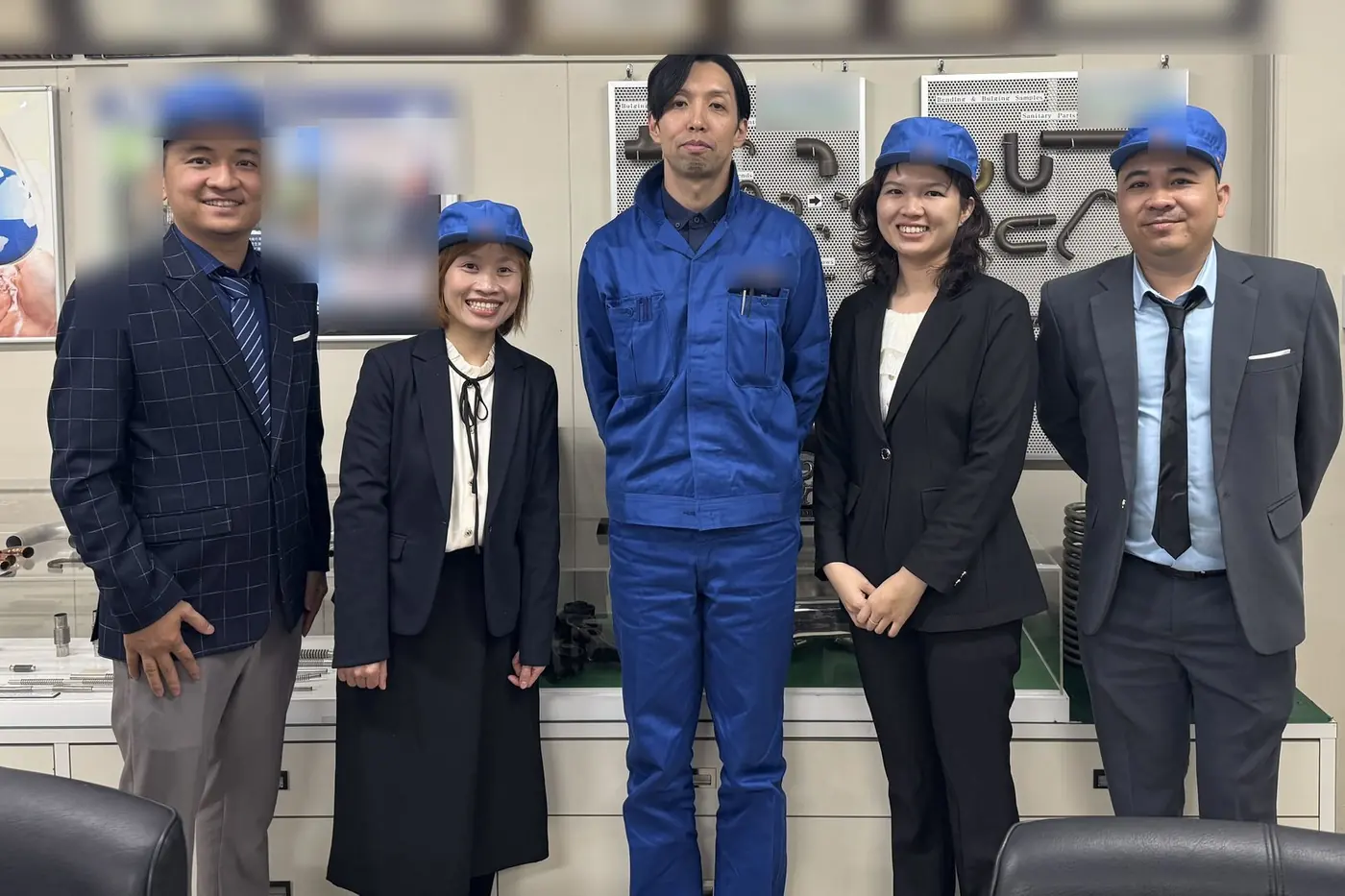 製造業のお客様を訪問するSKGのメンバー